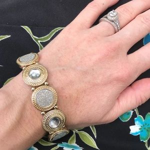 LAST CHANCE: NWT New York & Company Bracelet